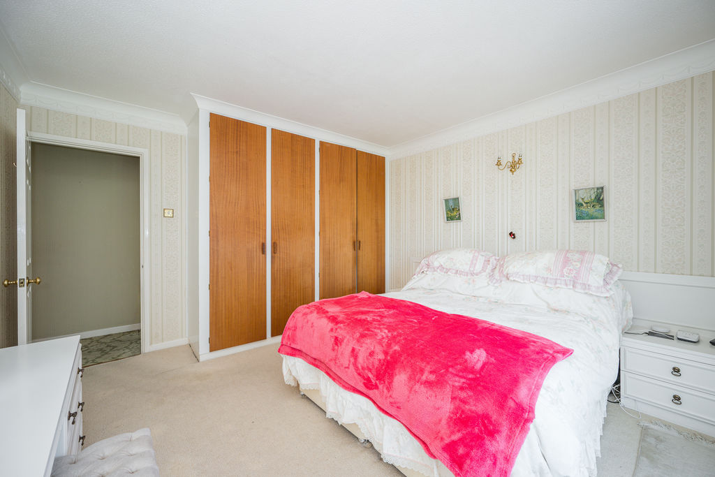 Bedroom- click for photo gallery